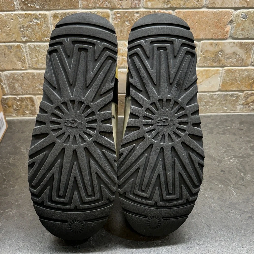 NEW** UGG Classic Clear Mini Marble Boots - Picture 9 of 11